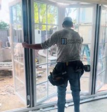 contractors-installing-aluminium-windows